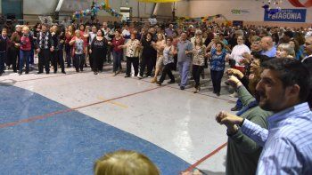 El ritmo y las ganas de pasarla bien fueron constantes durante el Abuelazo, organizado por el CITE en las instalaciones deportivas de la ex Corpofrut.