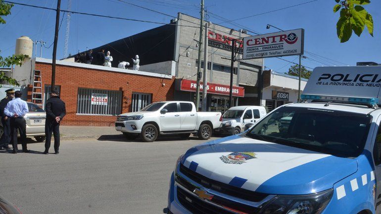 Boqueteros robaron $3 millones de una casa de repuestos en Neuquén