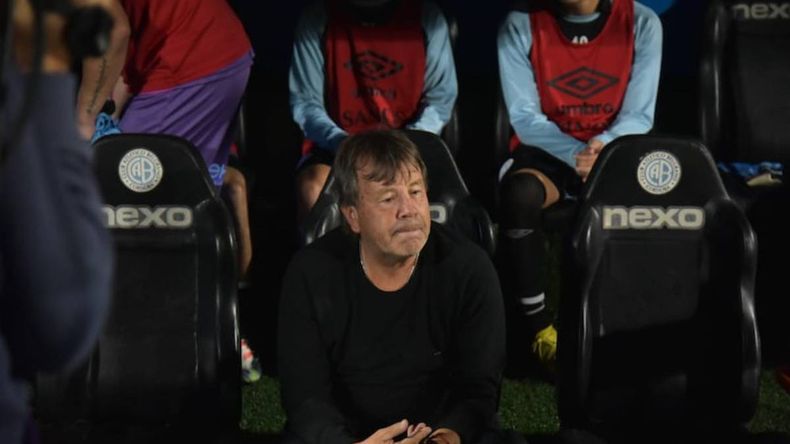 Las quejas del Ruso Zielinski, DT de Belgrano, por el arbitraje ante Boca: Es gol