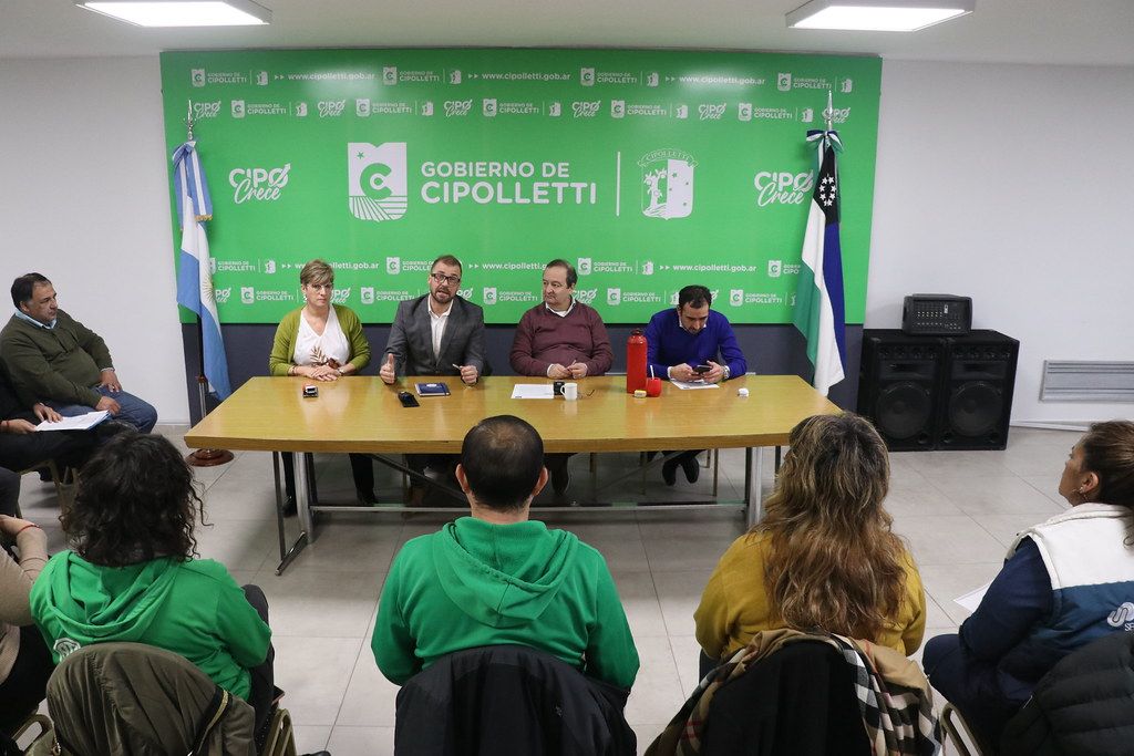 Municipales acordaron suba salarial anual del 111%