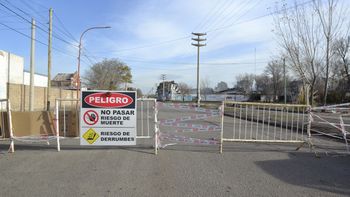 Tras el incendio, está prohibido circular por inmediaciones al depósito de La Anónima. Tras el incendio, está prohibido circular por inmediaciones al depósito de La Anónima.
