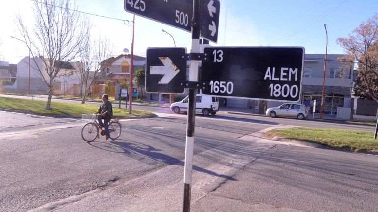 Uno de los últimos arrebatos ocurrió en la esquina de Alem y Río Limay.