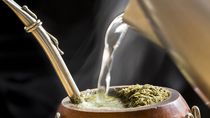 Por qué recomiendan ponerle cocorallado al mate: no es solo por el sabor