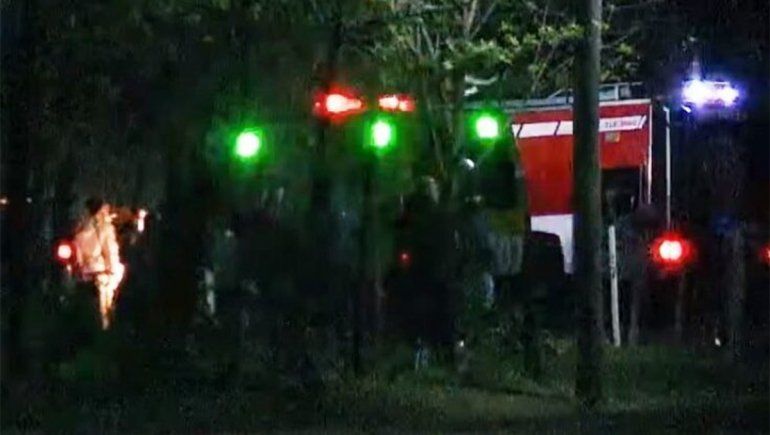 Dramático video: auto del Rally Federal despistó y cayó al río