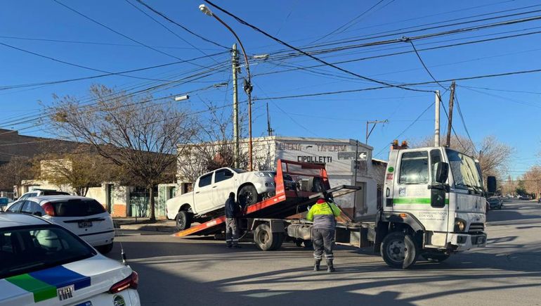 Manejaba alcoholizado y causó un choque con un auto estacionado