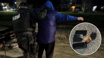 La policía detuvo en Cipolletti a un hombre por llevar una bolsa con cocaína. La policía detuvo en Cipolletti a un hombre por llevar una bolsa con cocaína.