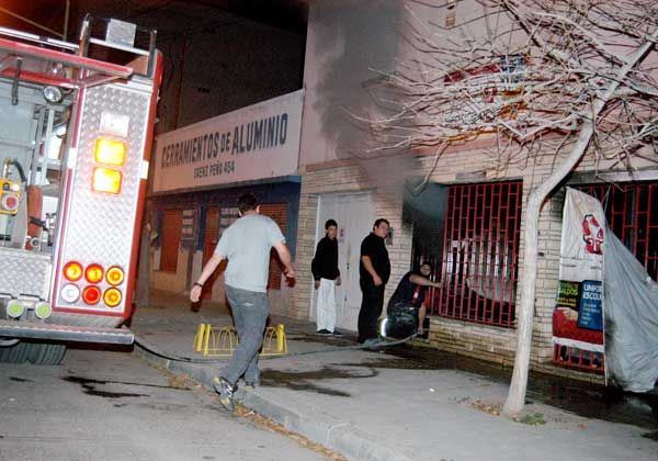 Un incendio accidental destruyó un taller textil
