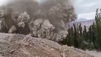 asi dinamitaban el cerro de la virgen para hacer la ruta 43