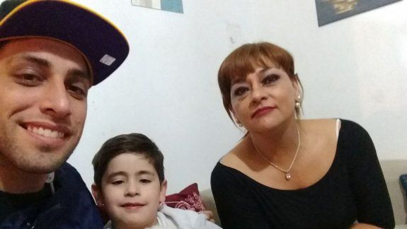 Sosa junto a su hijo Bautista y su madre Norma