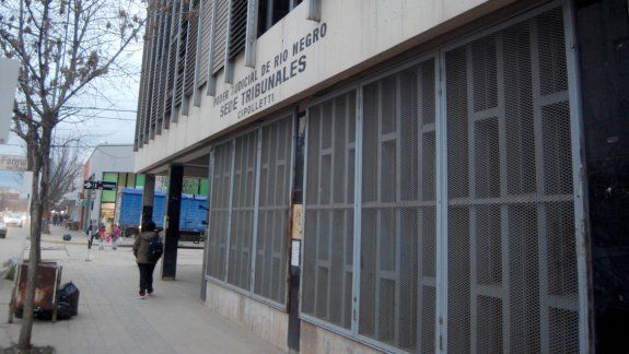 Piden que se ordene la internación del adolescente adicto