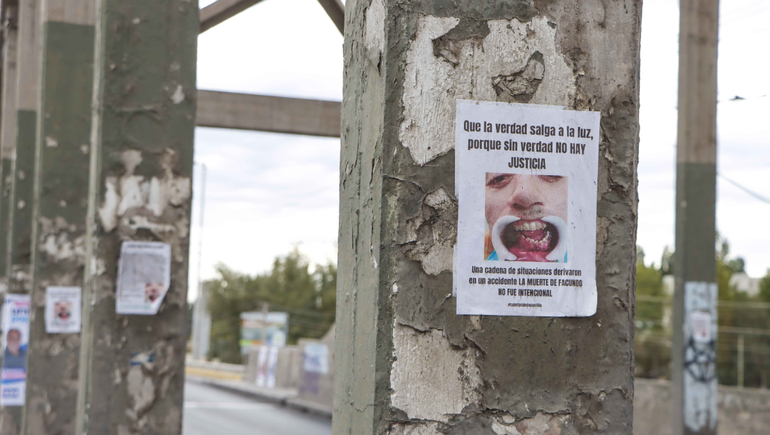 Indignante: cubrieron afiches que pedían justicia por Facundo Castillo