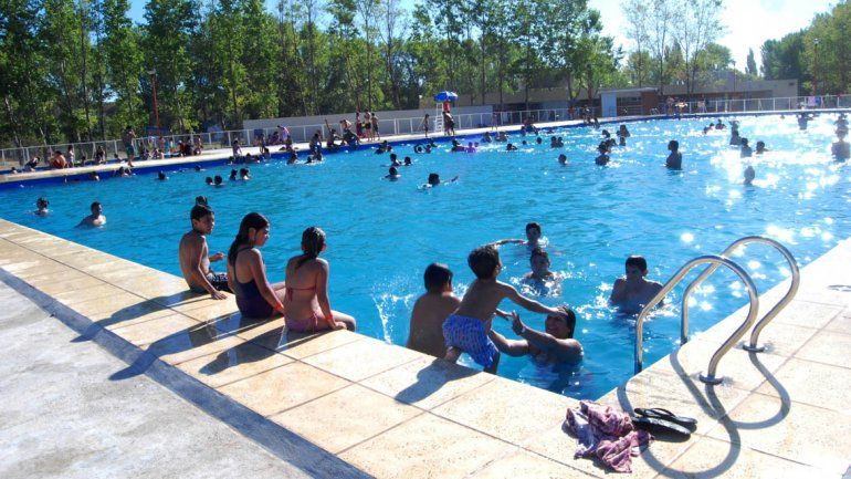 El verano ya se vive a pleno en las piletas municipales