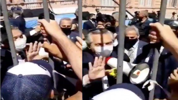 El video del Presidente tratando de calmar a la gente en el velatorio 