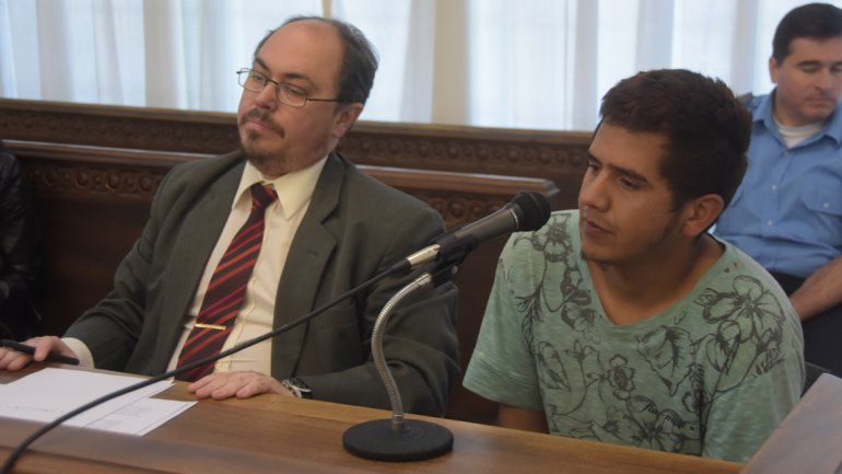 Juan Ernesto Canello junto a su defensor oficial