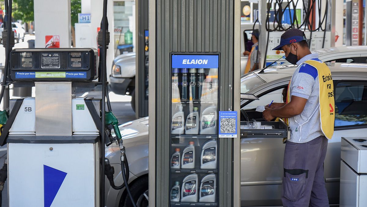 No aceptarían tarjetas de crédito para comprar combustible