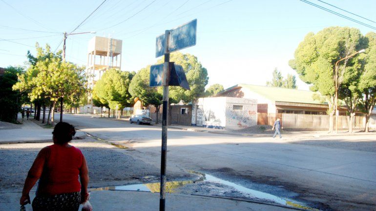 El bicichorro sorprendió a la víctima cuando caminaba por la intersección de las calles Turrín y Estrada.