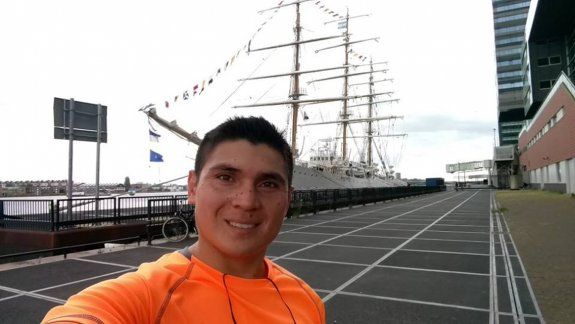 Adán Jara es del barrio Del Trabajo y recorrió el mundo en la Fragata Libertad