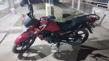 Una motocicleta con pedido de secuestro, fue recuperada por la policía en Cipolletti.