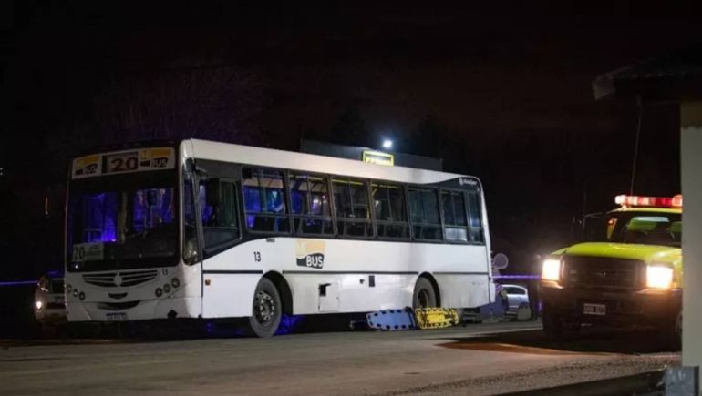 El nene de 10 años iba a la escuela en un colectivo urbano de Bariloche.