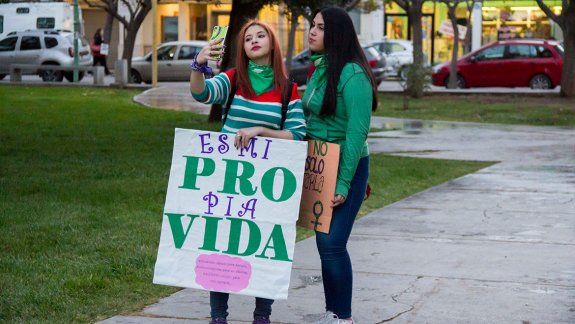 Pañuelazo y marcha por el aborto legal en Cipolletti   