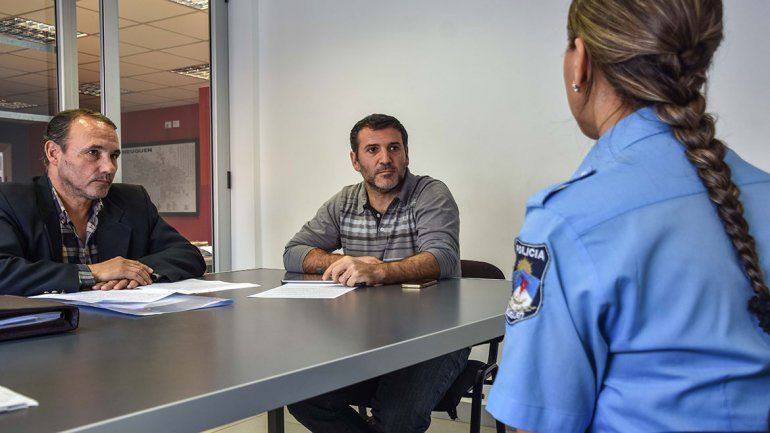 Neuquén: una policía denunció que un superior la acosó y terminó sumariada