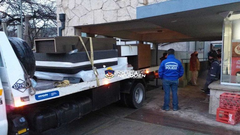 Desvalijó su lugar de trabajo y la descubrieron en plena mudanza