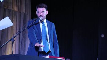 Rodrigo Buteler juró como intendente de Cipolletti.