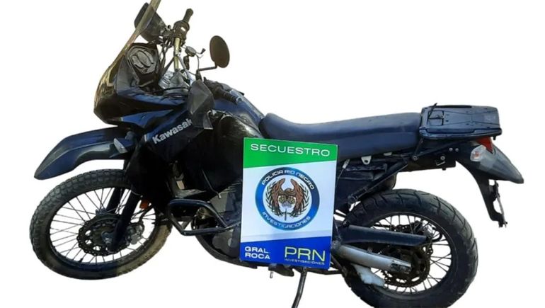 Trasladaba una moto robada en su camioneta y fue demorado
