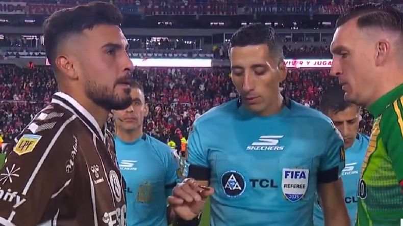 Yael Falcón Pérez y los desopilantes memes sobre su arbitraje en River-Platense