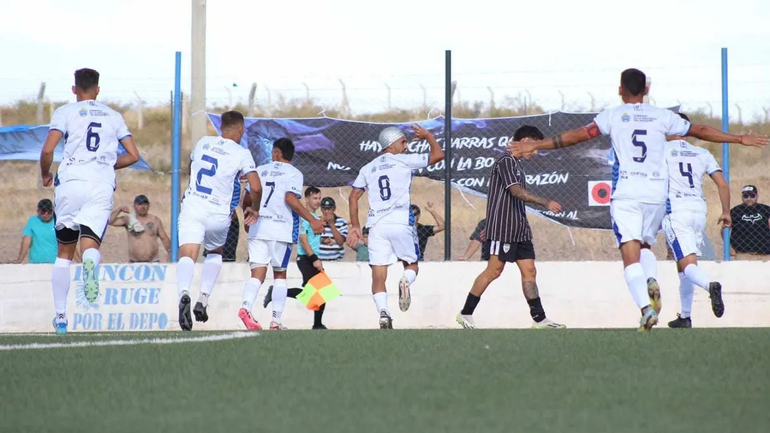 El último cruce fue victoria para Deportivo Rincón por 1 a 0.