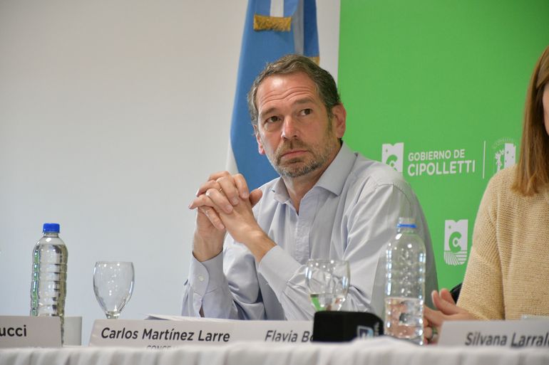El ex concejal Carlos Martínez Larrea puso de relieve las propuestas y desafíos de la lista 7 Amarilla y Violeta.