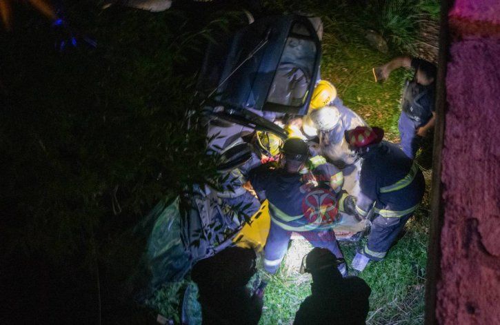 Tres unidades de Bomberos participaron del rescate.