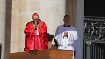 El cardenal italiano Giovanni Batista Re.