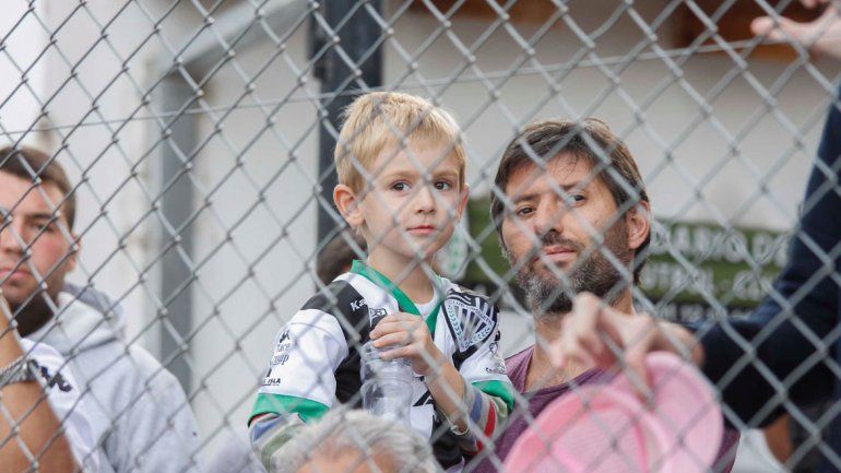 Weiner lo vivió desde afuera por una lesión. El alivio de Vilce en una imagen.