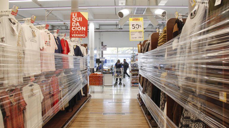 Supermercados rionegrinos solo podrán vender productos esenciales