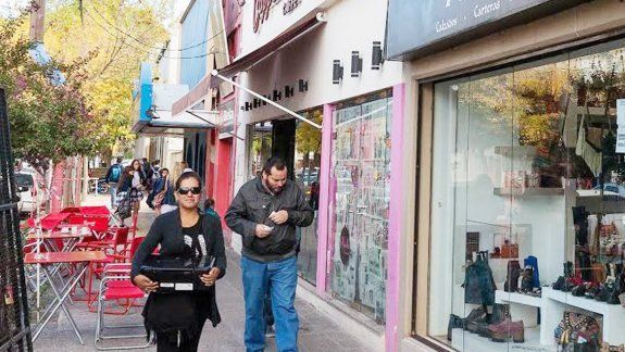 El rubro mercantil cipoleño está atravesando un momento de contracción, con menos ventas, cierres de locales y despidos de personal.