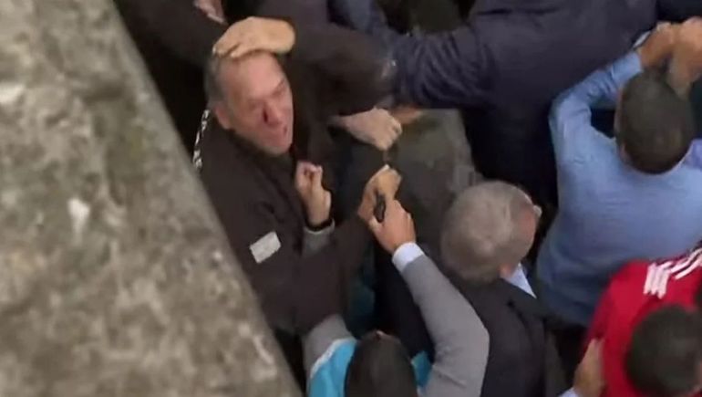 Agresión al ministro Berni: los memes y las disparatadas reacciones en redes