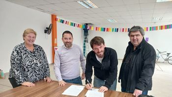 La firma del convenio se realizó en las instalaciones de APASIDO. La firma del convenio se realizó en las instalaciones de APASIDO.