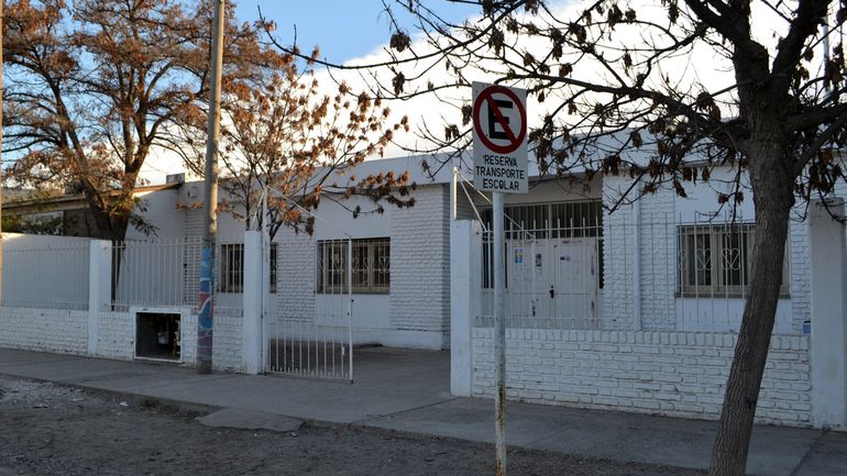 El padre involucrado en las denuncias de la Escuela 234 de Cipolletti solicitó retirar a sus hijos de la institución.