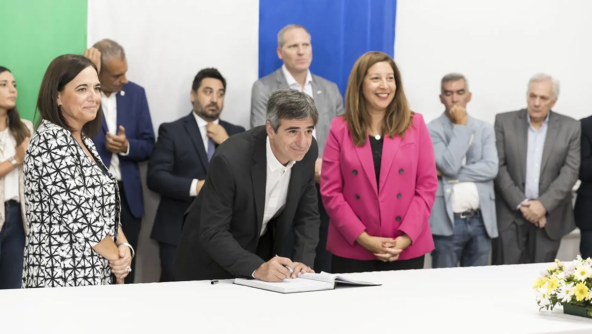 Carreras tomó juramento a nuevos integrantes del Gabinete