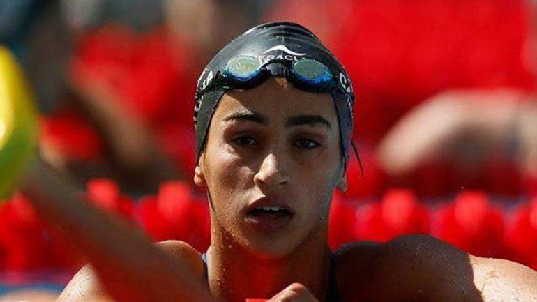 De Perú a Chile: Lola Cantera llega y se tira a la pileta