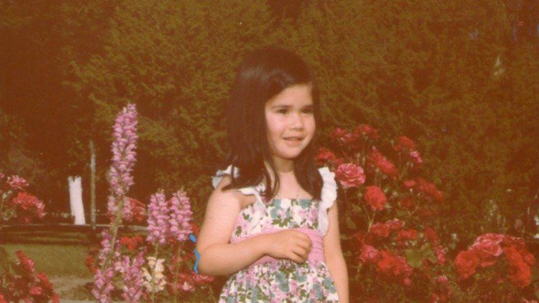 Una mujer roquense busca a sus padres biológicos a través de las redes sociales