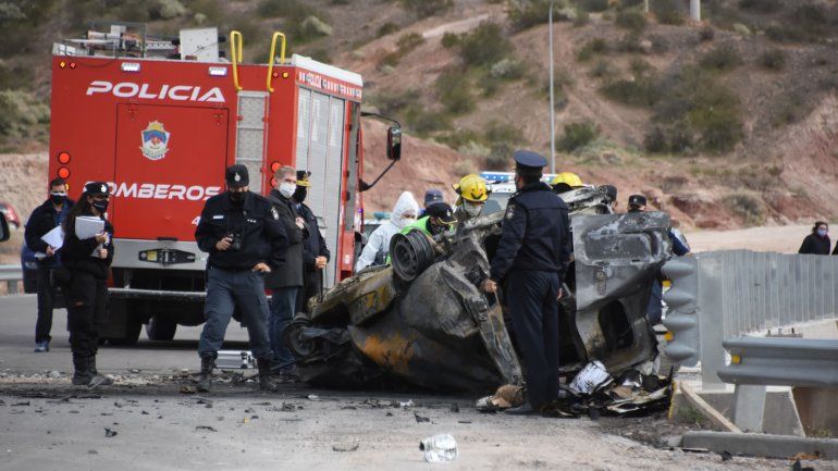 Fatal vuelco e incendio en el puente sobre Ruta 7 