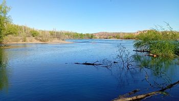Encontraron un cadáver en el río Neuquén a pocos metros de la Confluencia