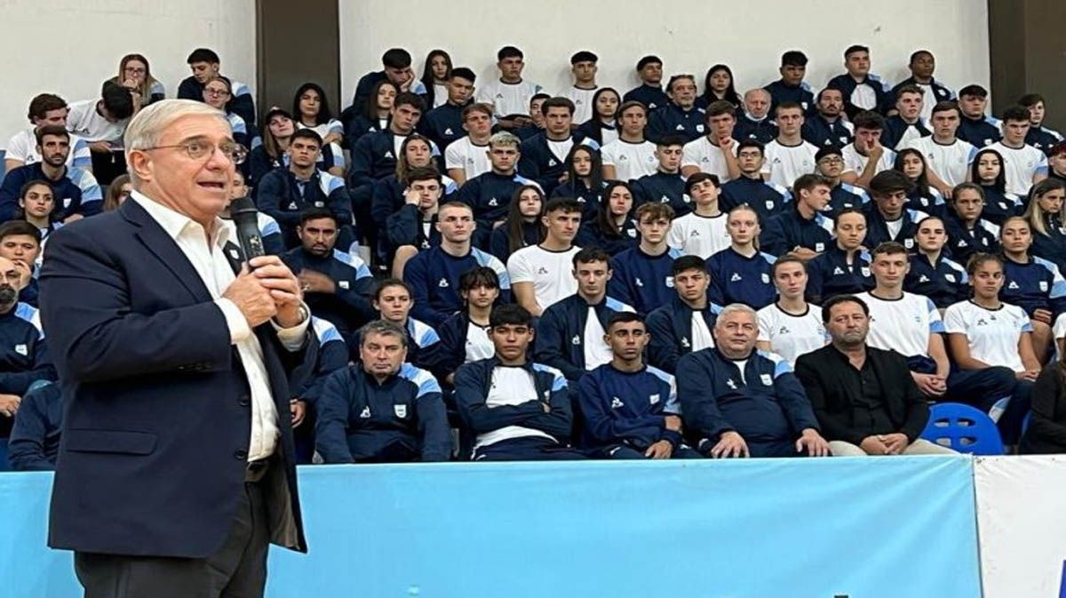 La delegación argentina fue despedida en el Cenard.