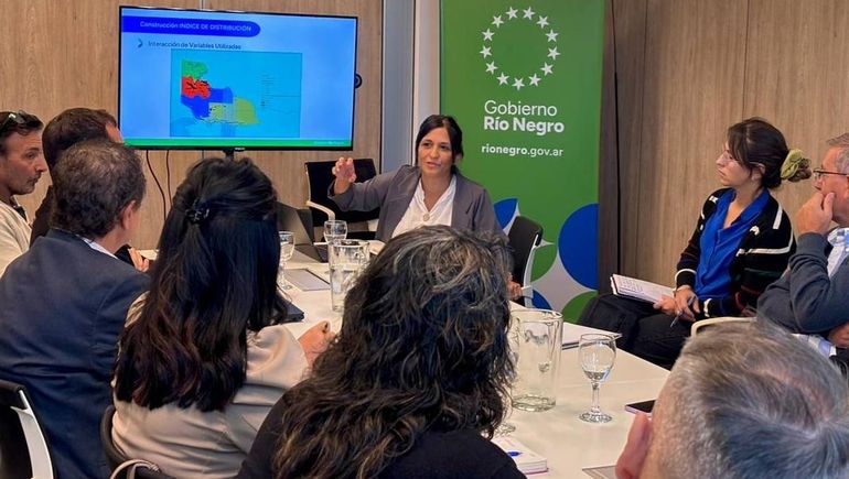 El gobierno de Río Negro presentó su proyecto de nuevas regalías de gas y petróleo y se llevó las respuestas de los intendentes. Ahora, definirá el proyecto.