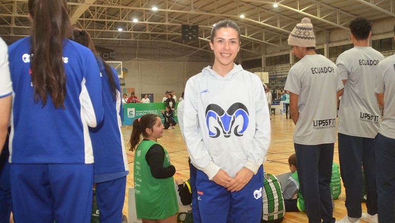 La sonrisa permanente de Karina en la fiesta inaugural. Foto Antonio Spagnuolo. La sonrisa permanente de Karina en la fiesta inaugural. Foto Antonio Spagnuolo.