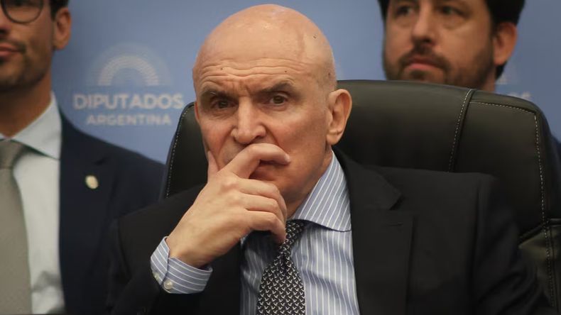 Quién reemplazará a José Luis Espert en la lista de La Libertad Avanza