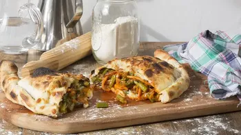 La receta de Claudia Villafañe para hacer un calzone saludable, otra versión del clásico italiano | LMCipolletti.com La receta de Claudia Villafañe para hacer un calzone saludable, otra versión del clásico italiano