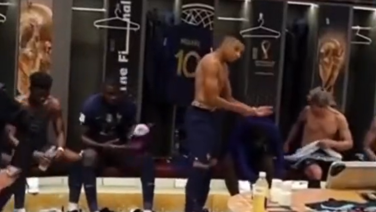Viral: Mbappé retó a sus compañeros en el entretiempo de la final